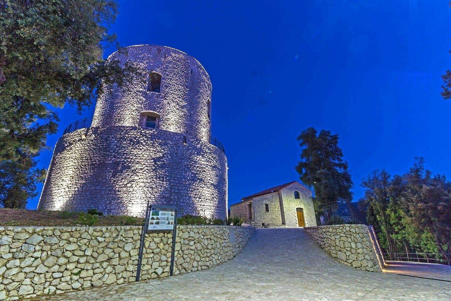 Torre Normanna e Chiesa della Madonna del Castello